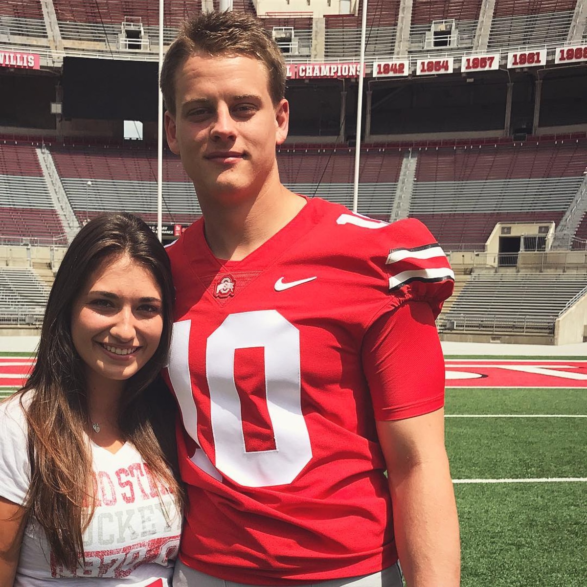 Trending 8368ap Joe Burrow Engaged